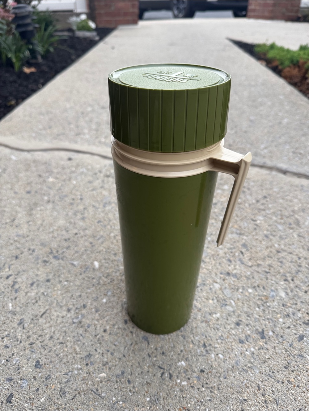 Thermos Olive Green and Cream Insulated Bottle Set